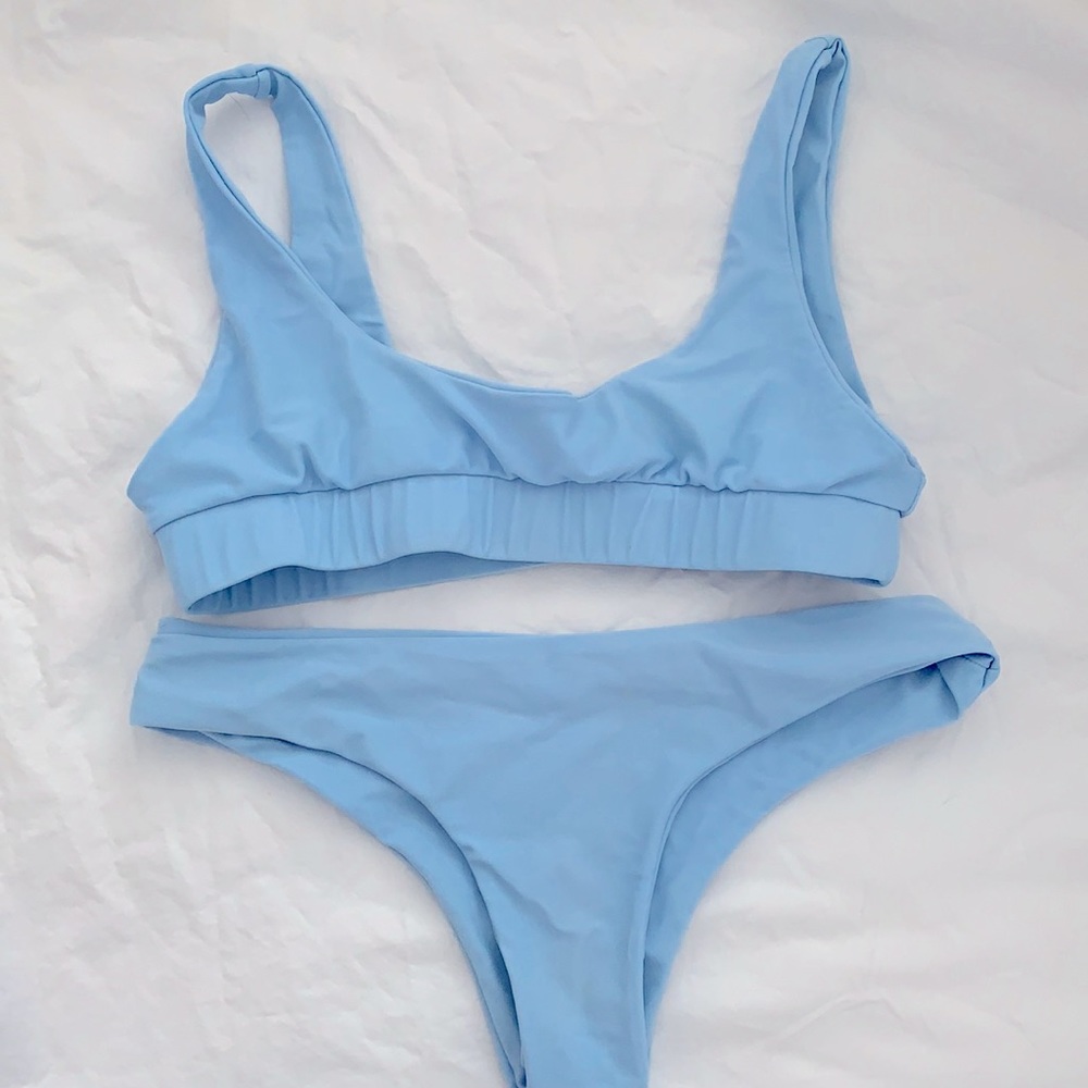 Kulani Kinis bikini